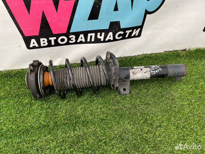Стойка амортизатора передняя правая Volkswagen 6