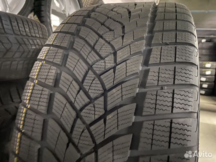 Goodyear UltraGrip Performance+ 285/35 R22 106V