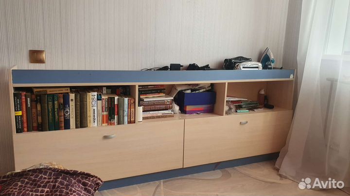 Полка для книг