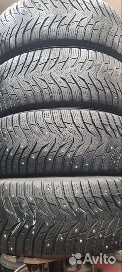 Kumho WinterCraft Ice WI31 215/60 R16 99T