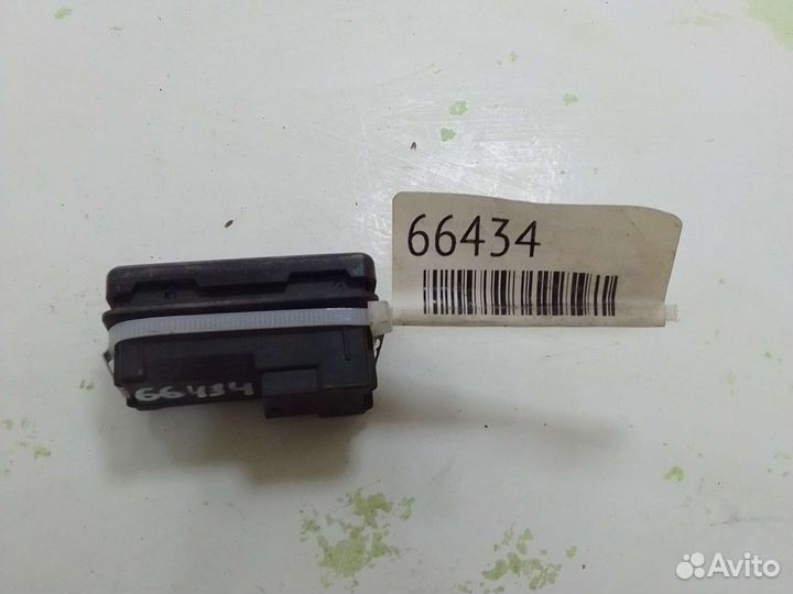 Кнопка аварийной сигнализации BMW 5