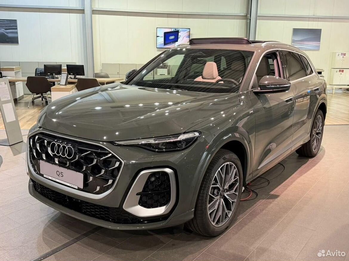 Audi Q5L 2.0 AMT, 2026