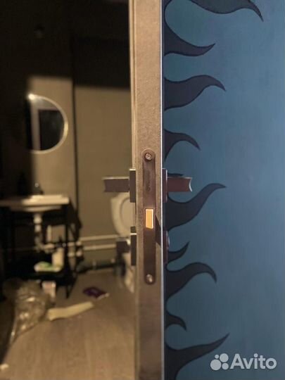 Дверь межкомнатная / двери в бетоне