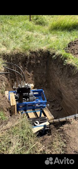 Прокол грунта под дорогой, горизонтально направлен