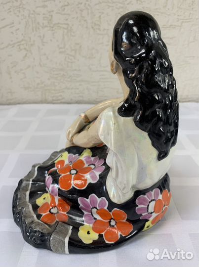 Статуэтка фарфор. Цыганка Земфира. Дулево. 1966