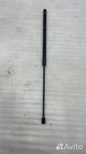 Амортизатор капота Toyota Camry V70/V75