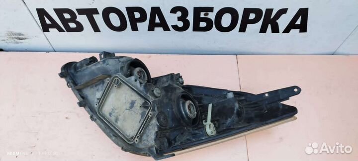 Правая фара toyota виш
