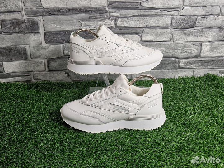 Кроссовки Reebok classic LX2200