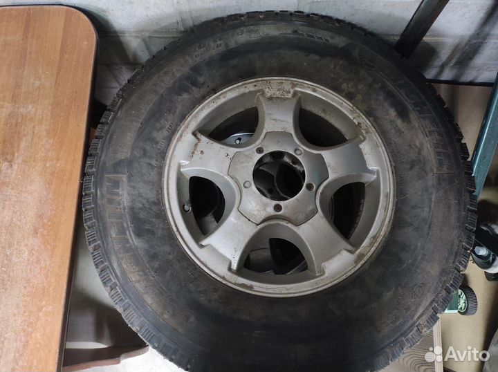 Michelin Latitude X-Ice North 265/70 R16