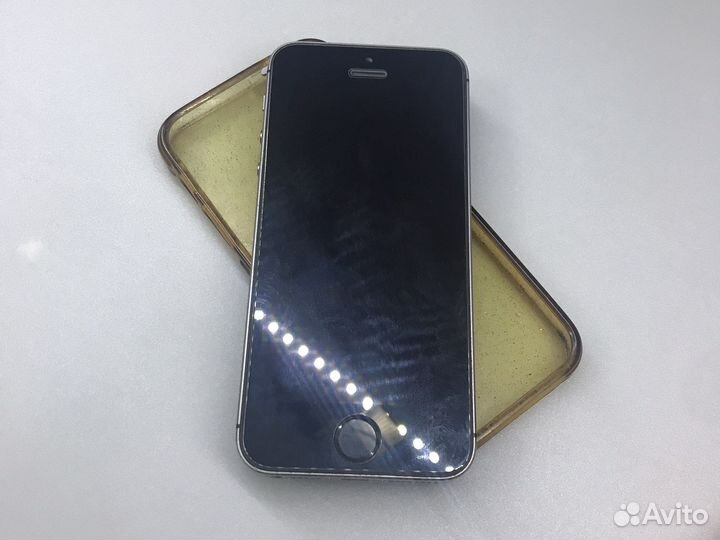 Телефон iPhone 5s