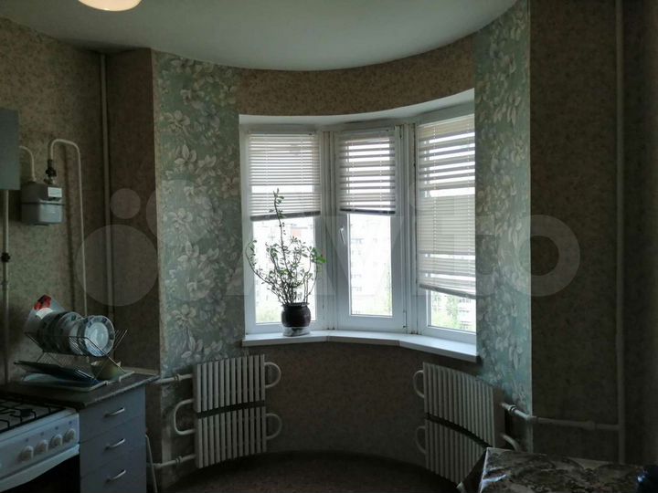 2-к. квартира, 65 м², 10/10 эт.