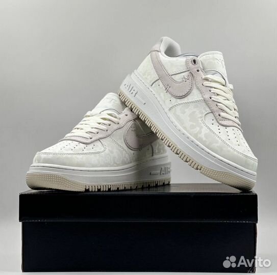 Nike Air Force 1 Lux