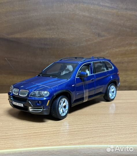Масштабная модель BMW X5 1:18