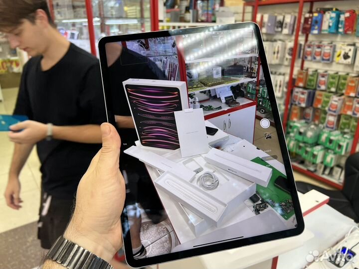 iPad Pro 12.9 6th Gen LTE 5G 1TB