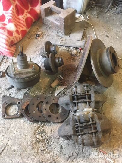 Вакуумный усилитель, комплект тормозов в