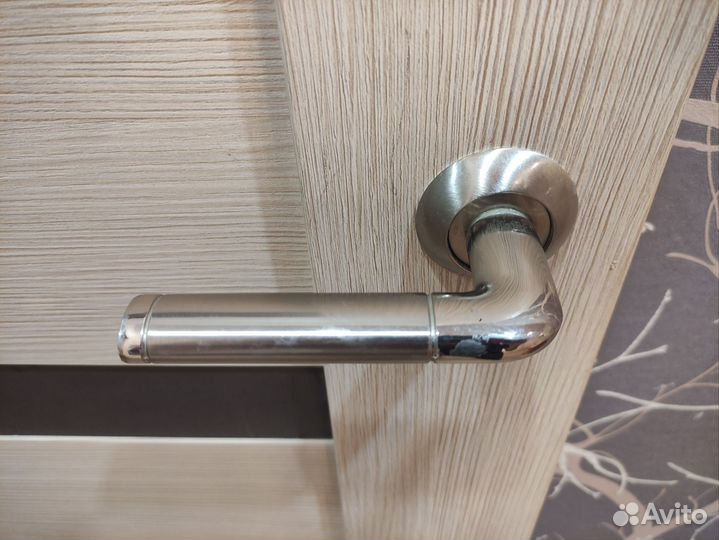 Межкомнатная дверь бу (полотно 80х200)