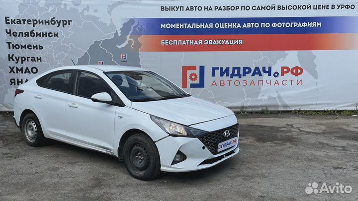 Решетка радиатора Hyundai Solaris 86350-H5500