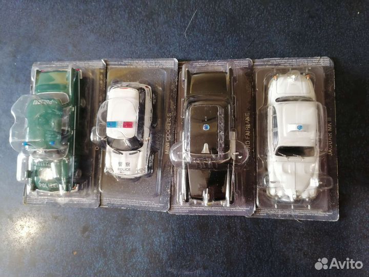 Полицейские машины мира1/43