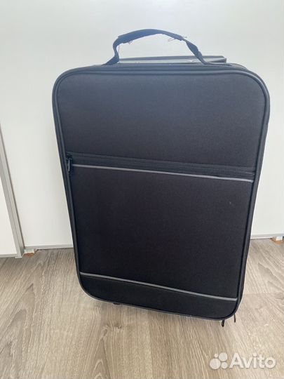 Чемодан новый