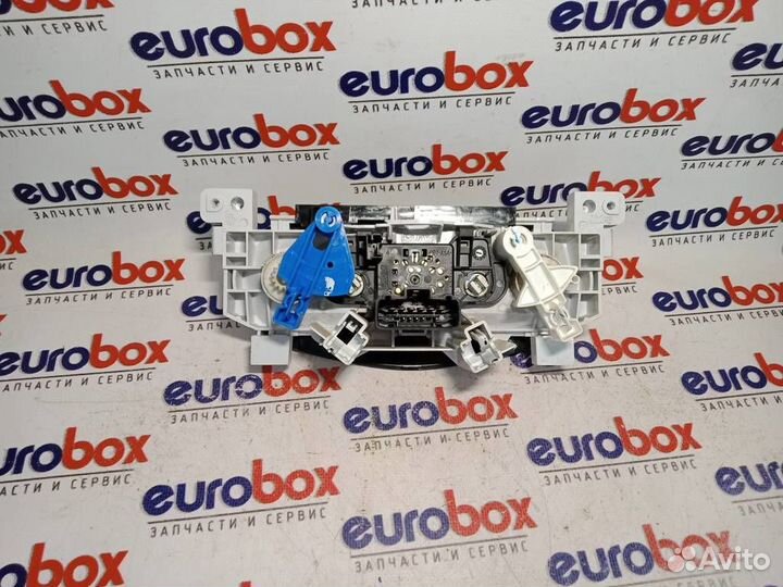 Блок управления климат-контролем (печкой) Nissan