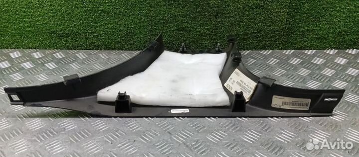 Обшивка стойки багажника Jeep Grand Cherokee Левая