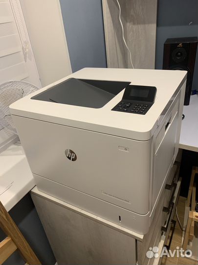 Лазерный приниер HP Color LaserJet Enterprise M553