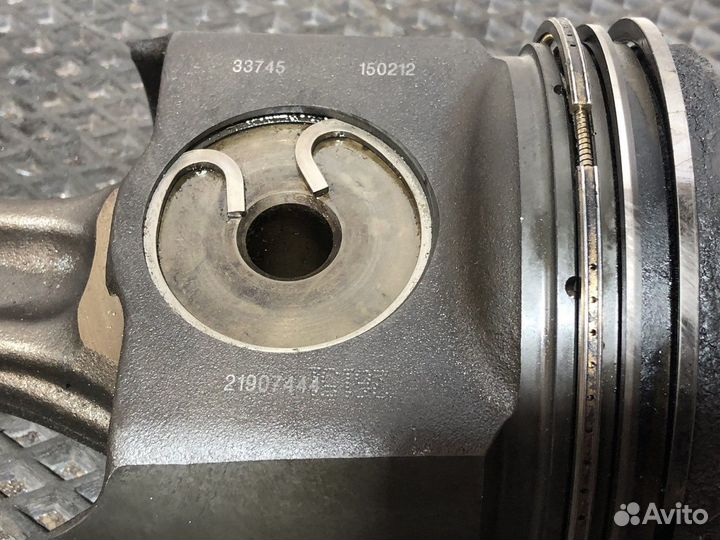 7421907444 Поршень с шатуном Renault T, Volvo FM