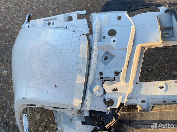 Передний бампер на mitsubishi outlander 3