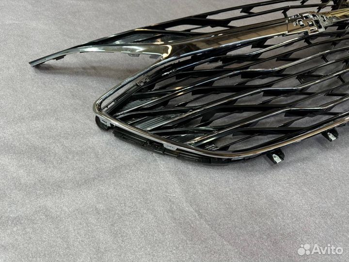 Решетка радиатора Chevrolet Malibu 2018-2024