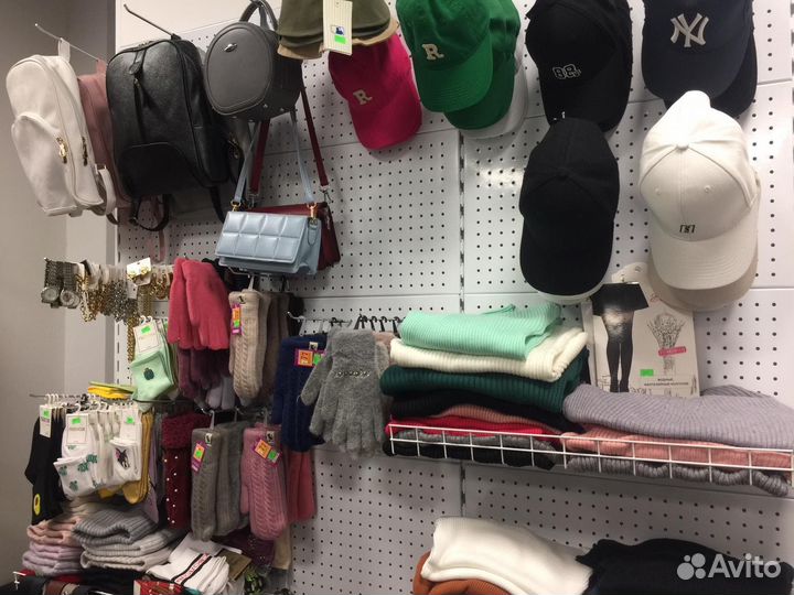 Торговое оборудование для магазина одежды