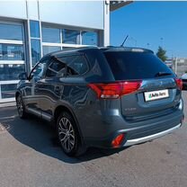 Mitsubishi Outlander 2.4 CVT, 2016, 88 500 км, с пробегом, цена 2 299 000 руб.