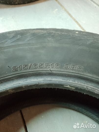 Bridgestone Blizzak Ice 215/65