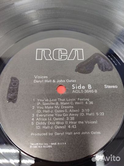 Pop Rock:Daryl Hall & John Oates LP - Voices 80 NM