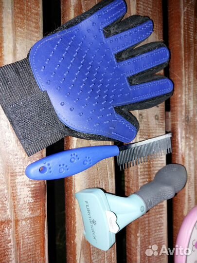 Furminator, перчатка-щетка и разнозубая расческа