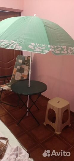 Шезлонг, столик, зонт, стул пластиковый