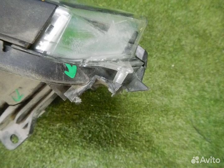 Фара левая Toyota RAV4