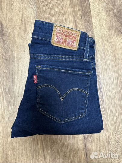 Джинсы levis 712 w23 l30