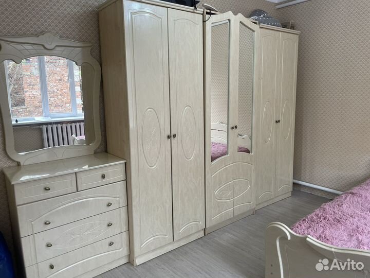 Спальный гарнитур