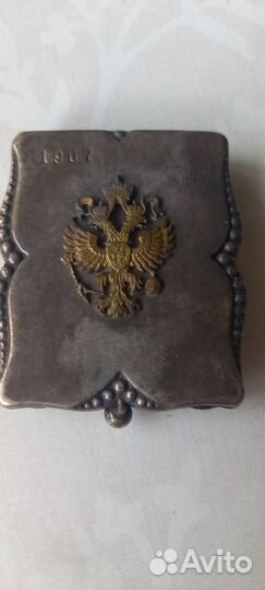 Зеркальце и портсигар