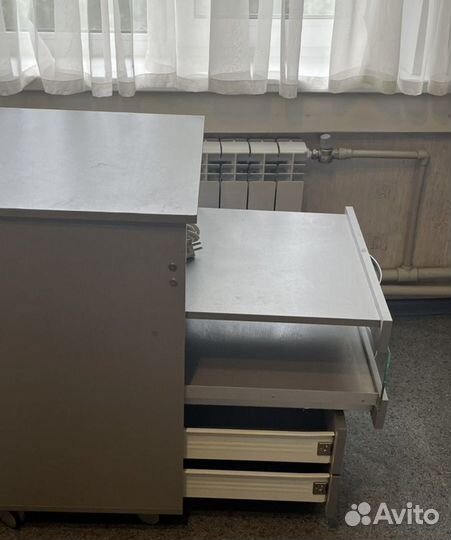 Педикюрная тумба, косметологическая