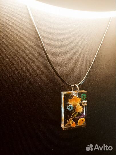 Брелки и подвески из эпоксидной смолы