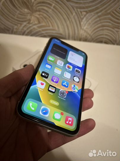 iPhone 11, 64 ГБ