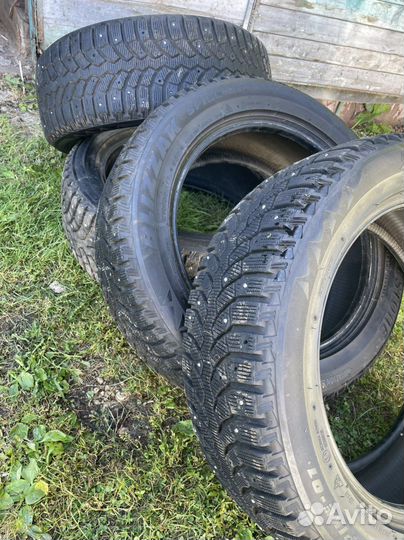Bridgestone Blizzak Spike-01 215/55 R17