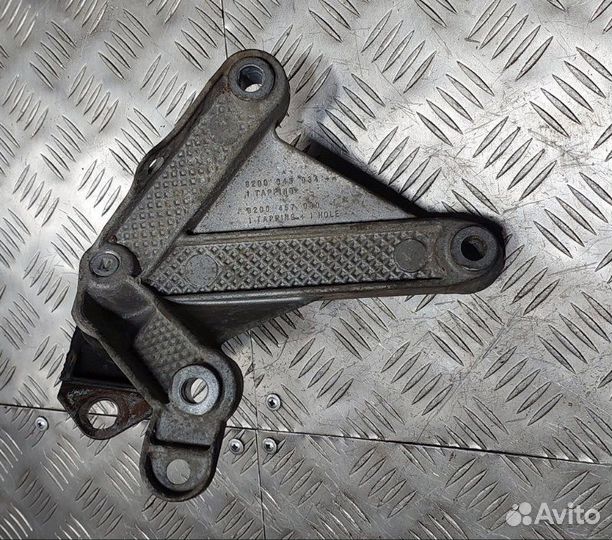 Кронштейн коробки Renault Logan седан K7JA710 1.4