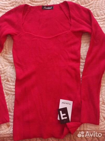 Трендовый новый джемпер с вырезом 40-42-44