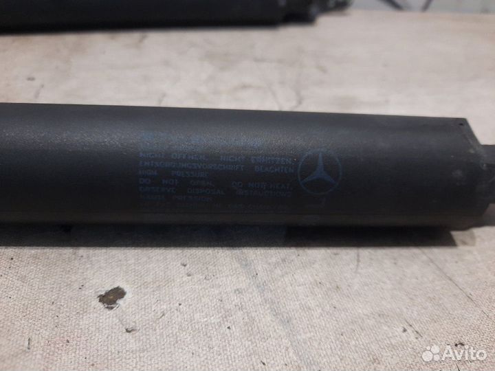 Амортизатор багажника Mercedes Gl550 X164 273.963