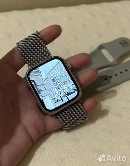 Apple watch series 8