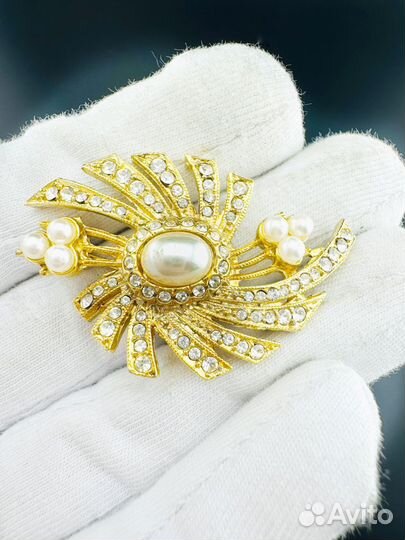Винтажная брошь Англия жемчуг