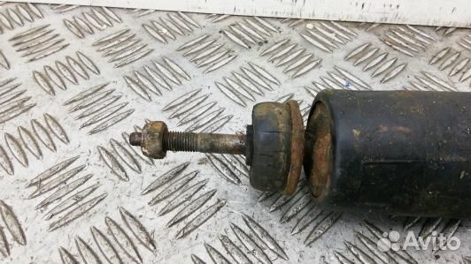 Амортизатор передний jeep grand cherokee WJ (97G12