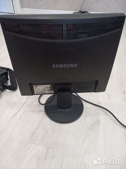 Монитор Samsung